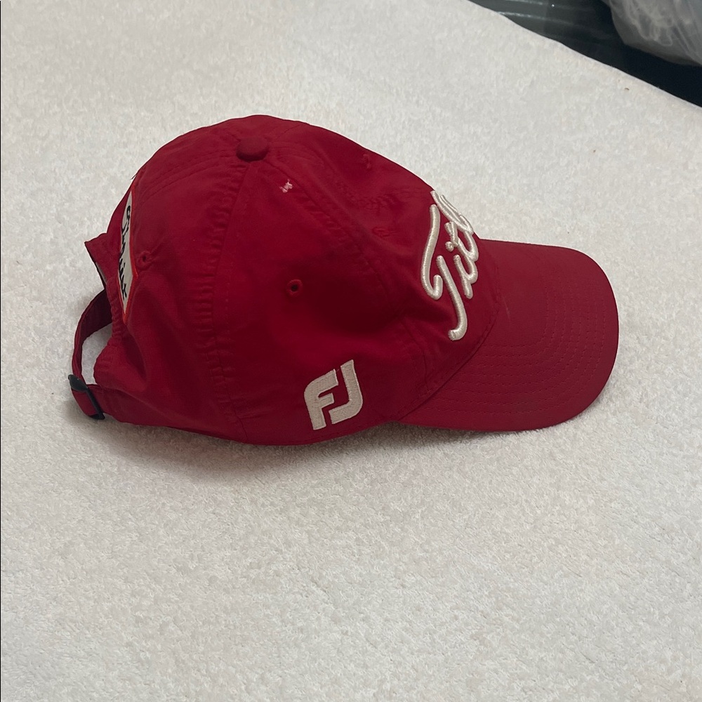 Titleist Pro V1 FJ Golf Performance Adjustable Strapback Embroidered Golf Cap - Picture 4 of 8